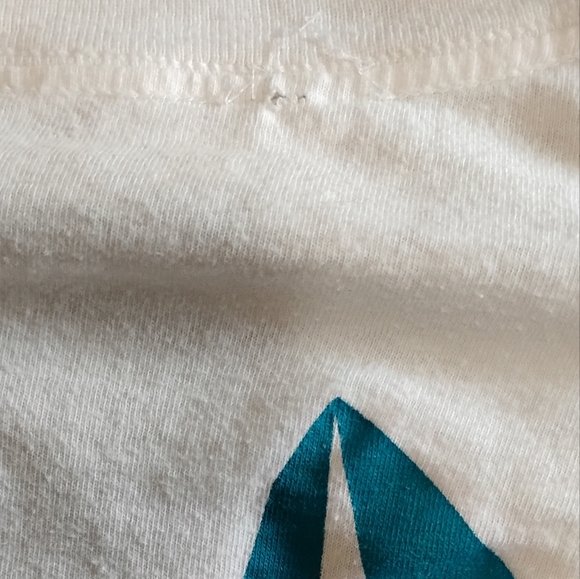 80's VINTAGE White Long Sleeve Cropped Tee with Sailboat Design | Wicked Style - Picture 9 of 10